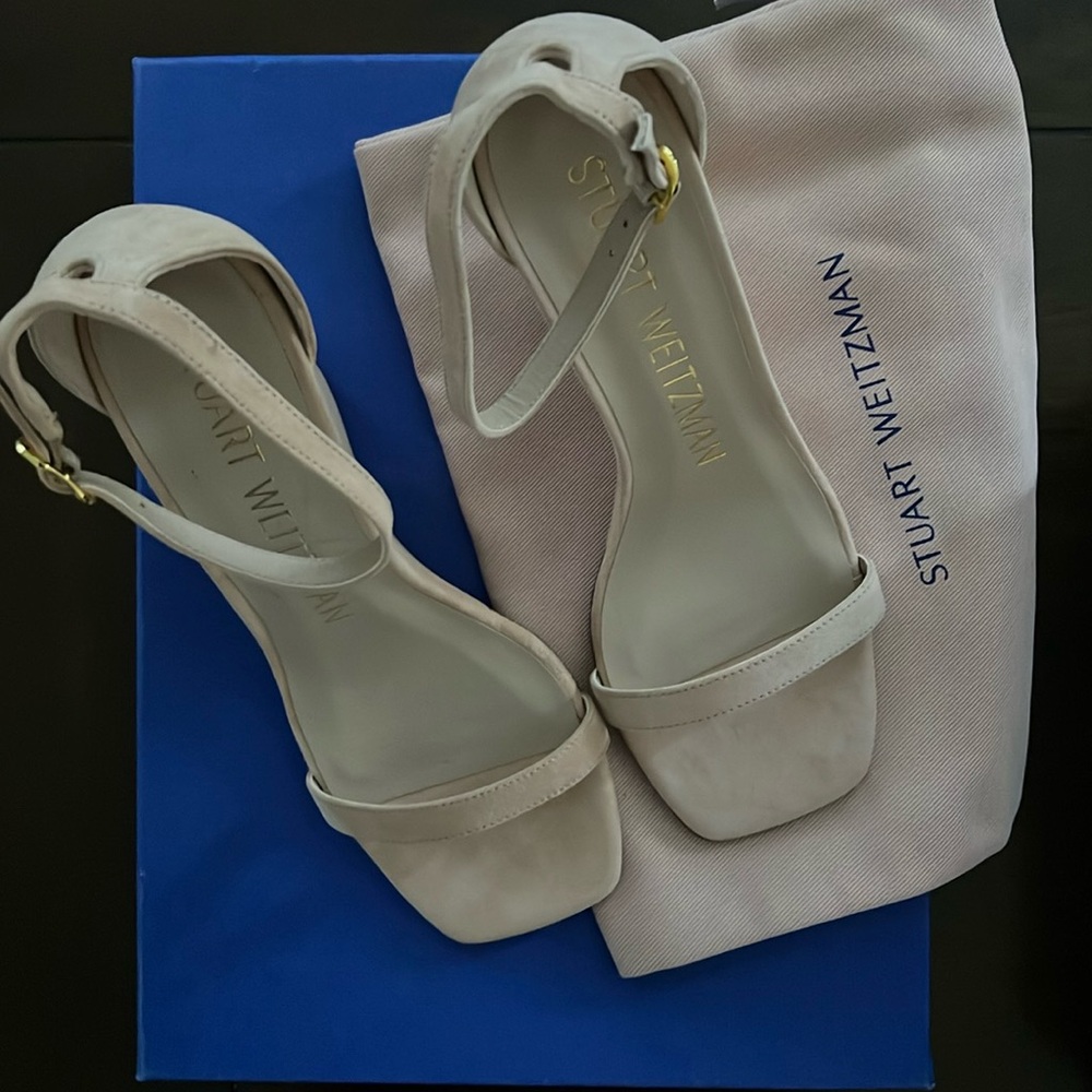 NEW Stuart Weitzman suede with heels